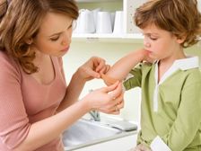 చిన్న పిల్లలకు ఏర్పడే ప్రమాదాల పై పెద్దల అప్రమత్తత.!