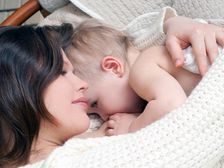 తల్లిలో పాలు బాగా పడాలంటే తినండి 10 బెస్ట్ ఫుడ్స్