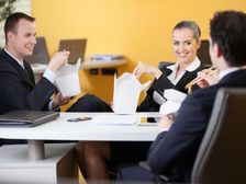 ఆఫీస్ లో ఉన్నప్పుడు మంచి మూడ్&ఎనర్జినిచ్చే ఫుడ్స్