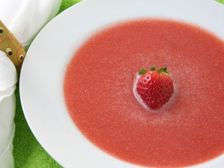 స్ట్రాబెర్రీ సూప్: వాలెంటైన్ డే స్పెషల్ స్టార్టర్స్!