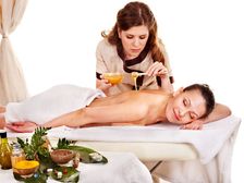 చర్మఛాయను కాంతివంత చేసే టాప్ 10 బాడీ స్ర్కబ్స్