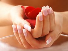 హోం మేడ్ హ్యాండ్ స్ర్కబ్: నునుపైన చేతులు