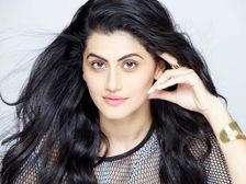 సౌత్ ఇండియన్ గ్లామర్ గర్ల హాట్ అండ్ సెక్సీలుక్