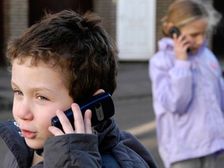 సెల్ ఫోన్ రేడియేషన్ నివారించడానికి ఉత్తమ మార్గాలు