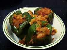 రుచికరమైన ఆలూ స్టఫ్ క్యాప్సికమ్ రిసిపి