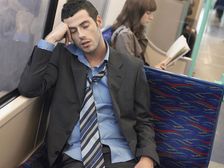 దూరప్రయాణం చేయడంతో ఒళ్ళునొప్పులు, అలసటను దూరం చేసే చిట్కాలు 