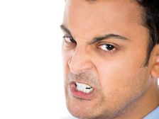 ఈ లక్షణాలను కలిగిన స్త్రీలను పురుషుడు ఎక్కువగా ద్వేషిస్తాడు 