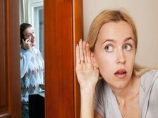 మీ భర్త మిమ్మల్ని మోసగిస్తున్నాడో లేదో  తెలుసుకోవడం ఎలా   