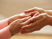 ఓల్ద్ లుకింగ్ హ్యాండ్స్ తో షేమ్ గా పీలవుతున్నారా..?ఇవిగో సింపుట్ టిప్స్