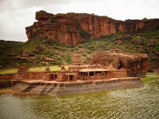 రామాయణంలోని అంశాలను కళ్లకు కట్టే పుణ్యక్షేత్రాలు