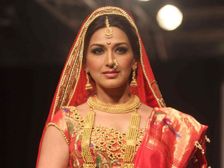 జైలుకు వెళ్లిన పాపులర్ స్టార్స్ ఎవరు ? 