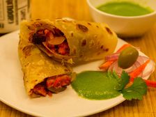 హోం మేడ్ చికెన్ రోల్స్ : హెల్తీ అండ్ టేస్టీ