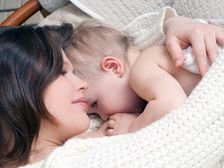 బ్రెస్ట్ ఫీడింగ్ తల్లి తీసుకొనే ఈ ఫ్రూట్స్ వల్ల బేబీకి అనారోగ్యం...