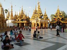 దేవుడి దర్శనం తర్వాత గుడిలో కూర్చొని లేవడానికి గల సైంటిఫిక్ రీజన్స్...!