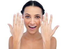 పసుపు రంగులోకి మారిన గోళ్లను తెల్లగా మార్చే హోం రెమిడీస్..