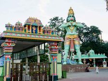 శుక్రవారం గుడికి వెళ్ళే వారు పాటించాల్సిన నియమాలు....!