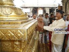 గుళ్లో దేవుడి కంటే ముందు ధ్వజస్తంభానికి ఎందుకు దండం పెట్టుకోవాలి ? 