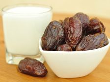 ఖర్జూరం +పాలలో దాగున్న అద్భుత ఆరోగ్య రహస్యాలు..!!