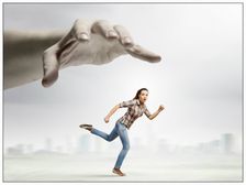 మీ భాగస్వామిని మీ అదుపులో పెట్టుకునే ప్రయత్నం చేస్తున్నారా ?