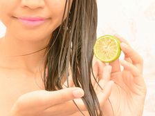 సర్ ప్రైజ్ : ఒక్క టీస్పూన్ నిమ్మరసంలో అమేజింగ్ హెయిర్ బెనిఫిట్స్ 