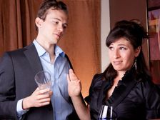 ఆమె ఫిజికల్ గా మిమ్మల్ని ఆట్రాక్ట్ చేయలేదు అనడానికి 7 సంకేతాలు..!