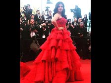 కేన్స్ లో తళతళ మెరిసిన..మురిసిన మన ముద్దుగుమ్మలు..!