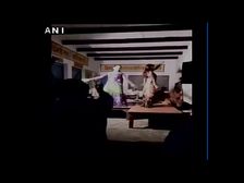 ఒక క్లాస్ రూమ్ ని - డాన్స్ బార్ గా మార్చేశారు 