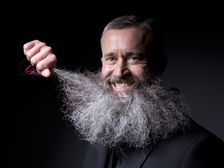 గడ్డం తెల్లగా కనబడుతుంటే ఈ సింపుల్ టిప్స్ అండ్ ట్రిక్ ఫాలో అవ్వండి! 