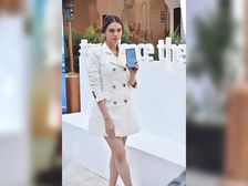 ఒక ఫోన్ లాంచ్ ఈవెంట్ కోసం అదితి రావు హైదరి ఫార్మల్ డ్రస్సులో.. 