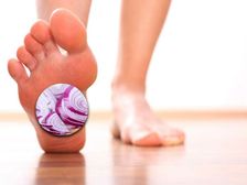 ఒక ఉల్లిపాయ ముక్కను పాదంపై రాత్రంతా ఉంచితే ఏమవుతుందో మీకు తెలుసా!