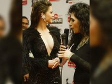 జియో ఫిల్మ్ ఫేర్ అవార్డ్స్ లో రెడ్ కార్పెట్ పై ధరించిన తన డ్రెస్ వలన ఊర్వశి రౌతేలా ఇన్స్ టాగ్రామ్లో అపహాస్యం కాబడ్డారు