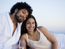 లవర్స్ కు ఇచ్చే గులాబీ, చాక్లెట్స్, కిస్, హగ్ అన్నింటికీ సెక్స్ తో సంబంధం ఉంది