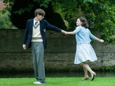 స్టీఫెన్ హాకింగ్ మొదటి భార్యకు ఇంకొకరితో సంబంధం.. అందుకే నర్స్ ను చేసుకున్నాడు