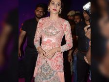 జీ–తెలుగు 2018 అప్సర అవార్డ్స్ వేడుకల్లో దివాస్ దుస్తులలో మెరిసిన అందాల తారలు 