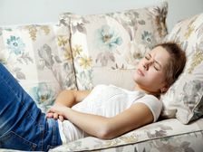 నెలసరి నొప్పులు తగ్గించుకోవడానికి చిట్కాలు