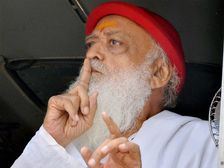 ఆశారాం బాపు కూతురిని అలా చేస్తాడని అనుకోలేదు.. మమ్మల్ని చంపిచాలనుకున్నారు.. హత్యలు చేయించారు