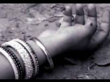 పెన్షన్ కు కక్కుర్తి పడి.. చనిపోయిన అమ్మ పాలు తాగుతుందని చెప్పిన నీచపు కుమారులు