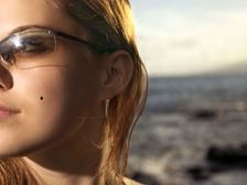 భార్యకు అక్కడ పుట్టుమచ్చ ఉంటే భర్త సంపాదన పెరిగిపోతుంది, మగవారి వాటి మధ్య మచ్చ ఉంటే దీర్ఘాయుష్మంతుడు