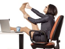 ఇంట్లో, ఆఫీసులో, బయట ఎక్కడైనా సరే ఇలా కూర్చొంటే అన్నీ విజయాలే! మీకు తిరుగుండదు.. ట్రై చేసి చూడండి