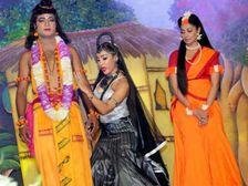 శూర్పణక కనిపించిన వారందరితో కామ కోరికలను తీర్చుకునేదా? లోకకళ్యాణం కోసమే రాముడిపై మోజు పడిందా? 