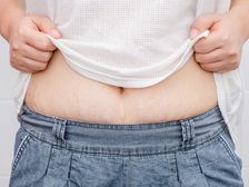 స్ట్రెచ్ మార్క్స్ కు గుడ్ బై చెప్పేందుకు హోంమేడ్ కాఫీ కోకోనట్ ఆయిల్ స్క్రబ్ 