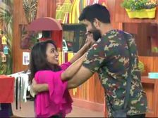 'బిగ్‌ బాస్-2'లో వారి రొమాన్స్ నిజమేనా? నాని అందుకే అలా అంటున్నాడా? బూతులు, ముద్దులు, రొమాన్స్