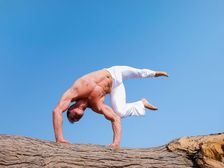 శారీరిక బలానికి ఈ 5 యోగాసనాలు చేసే సహాయం అంతా ఇంతా కాదు. .!