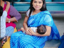 వరల్డ్ బ్రెస్ట్ ఫీడింగ్ వీక్ : పబ్లిక్ బ్రెస్ట్ ఫీడింగ్ పై సమాజంలో మార్పును తేవాలని ప్రయత్నిస్తున్న మాతృమూర్తి