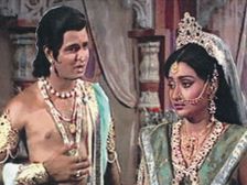 లక్ష్మణుడి భార్య ఊర్మిళ 14 సంవత్సరాలు భర్తతో ముద్దూ ముచ్చట లేకుండా ఎందుకు నిద్రపోయింది?