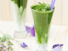 మీ శరీరంలోని విషపదార్ధాలను బయటకు నేట్టేసే క్యారెట్, పాలకూర మరియు నిమ్మరసం పానీయం