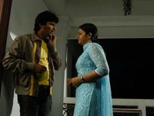 పొలంలో ఫేస్ బుక్ లో మెడికల్ స్టూడెంట్ తో చాటింగ్, హీరోయిన్లా ఉంది, చూశాక నోటి వెంట మాటలు రాలేదు