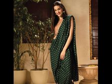 చీర కట్టుకోవడాన్ని అమితంగా ఇష్టపడుతారా ? ప్రయాణాలకు ఈ చీరలు వాడండి, అందంతో పాటు  అనుకూలంగా ఉంటాయి