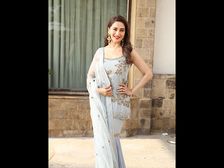 మాధురి దీక్షిత్ నేనేస్ స్మూతింగ్ బ్లూ ఘరారా ఫ్యాషన్ ఇన్స్పిరేషన్ ఆఫ్ ది డే