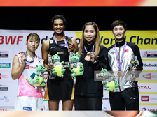 విశ్వవిజేతగా రికార్డు సృష్టించిన తెలుగు తేజం పివి సింధు..